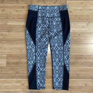 Athleta Chaturanga Crop Yoga Leggings